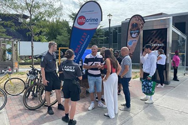 Une activité café avec un policier dans le secteur du PDQ 35